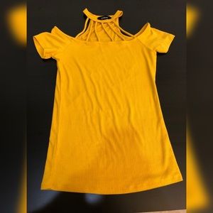 🌸Off shoulder cage top🌸